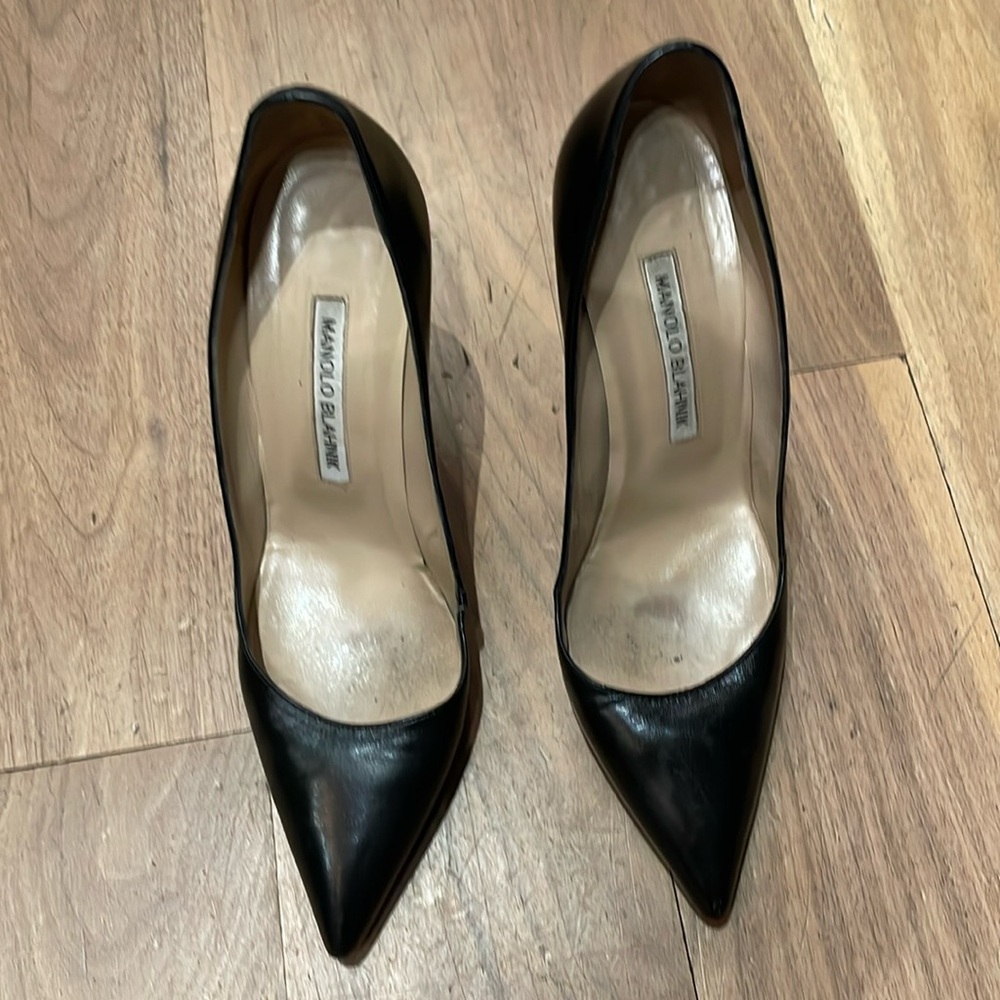 Manolo Blahnik BB pump - black calfskin. Size 38. 4” heel